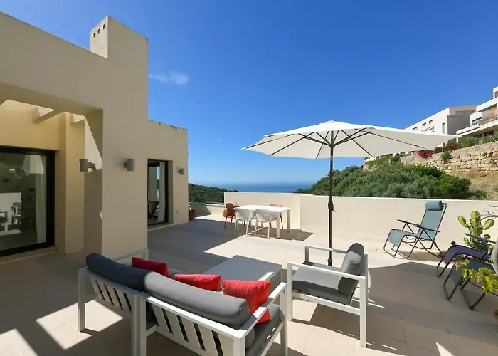 Marbella Luxury Penthouse: Indoor Pool And Private Terrasse