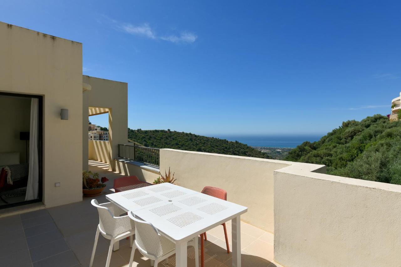 Luxury Penthouse: Indoor Pool And Private Terrasse Apartment